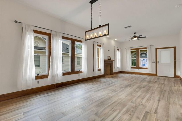 711 E LIME STREET, Lakeland, FL 33801