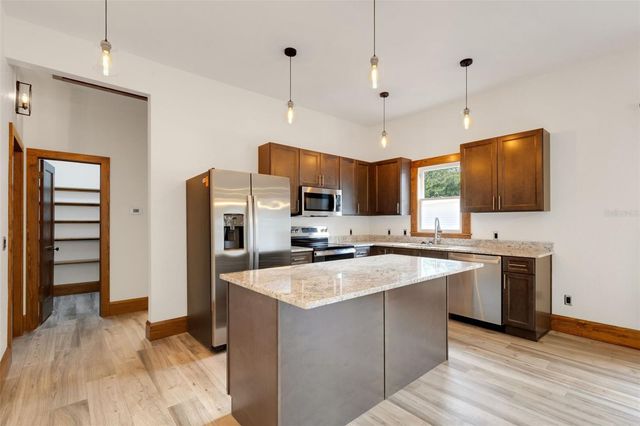 711 E LIME STREET, Lakeland, FL 33801