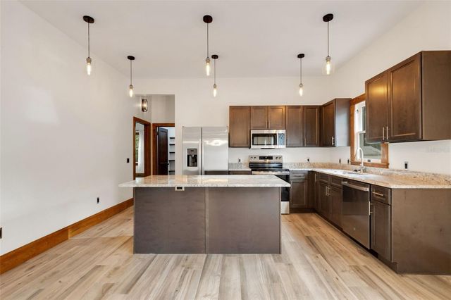 711 E LIME STREET, Lakeland, FL 33801