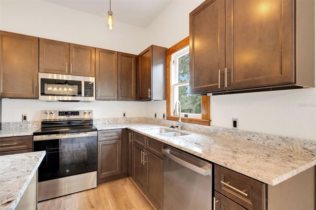 711 E LIME STREET, Lakeland, FL 33801