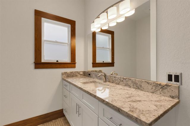 711 E LIME STREET, Lakeland, FL 33801