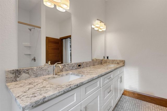 711 E LIME STREET, Lakeland, FL 33801