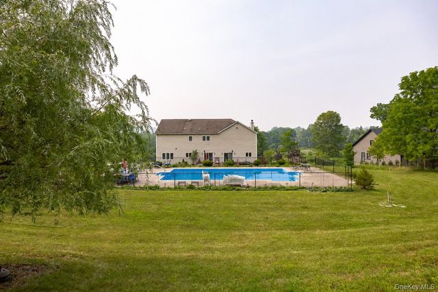 192 E Hook Road, Hopewell Junction, NY 12533