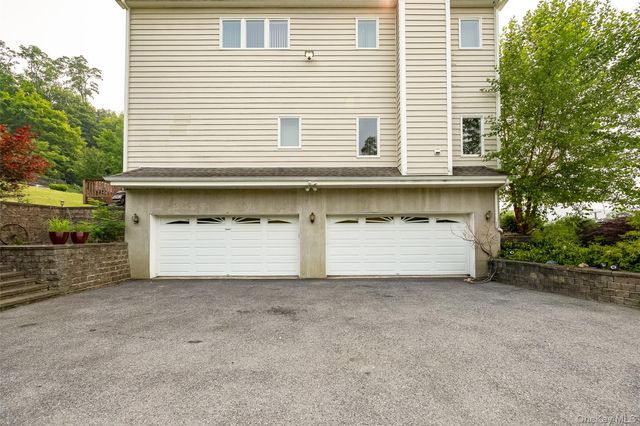 192 E Hook Road, Hopewell Junction, NY 12533