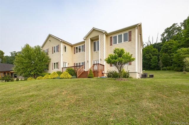 192 E Hook Road, Hopewell Junction, NY 12533
