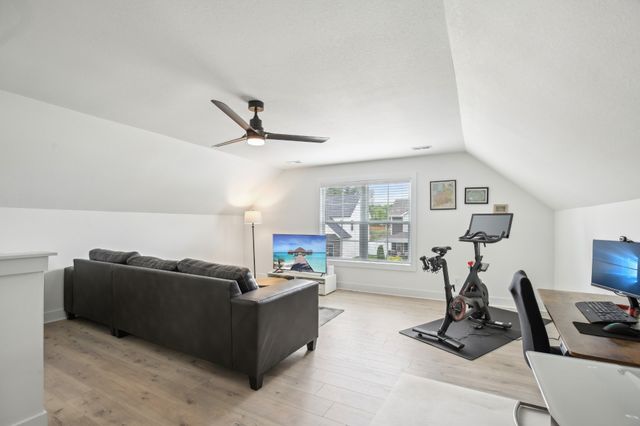 1680 Heritage Dr, Clarksville, TN 37043