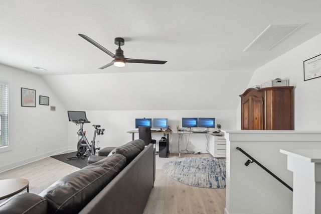 1680 Heritage Dr, Clarksville, TN 37043