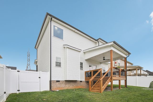 1680 Heritage Dr, Clarksville, TN 37043