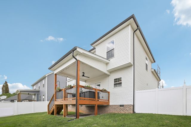 1680 Heritage Dr, Clarksville, TN 37043