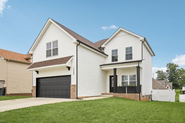 1680 Heritage Dr, Clarksville, TN 37043