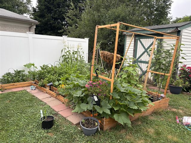 750 Southampton Court, Auburn Hills, MI 48326