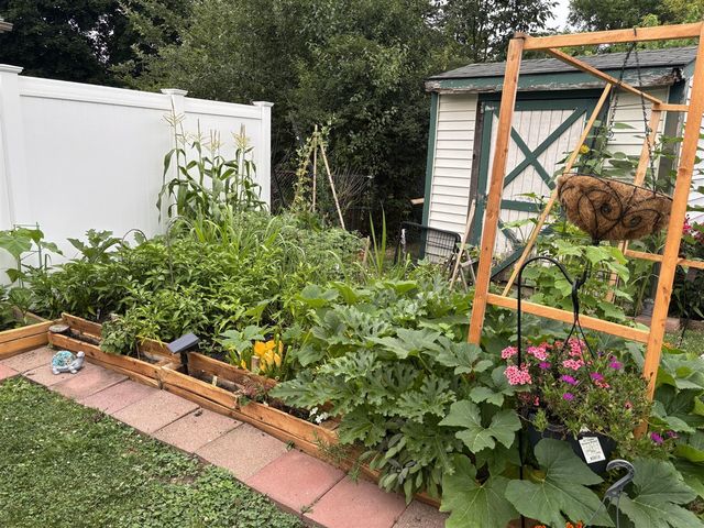 750 Southampton Court, Auburn Hills, MI 48326