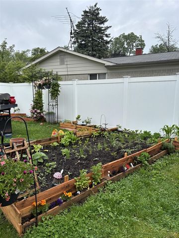 750 Southampton Court, Auburn Hills, MI 48326