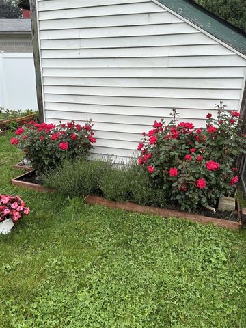 750 Southampton Court, Auburn Hills, MI 48326