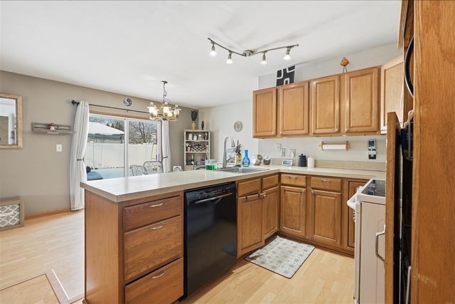 750 Southampton Court, Auburn Hills, MI 48326