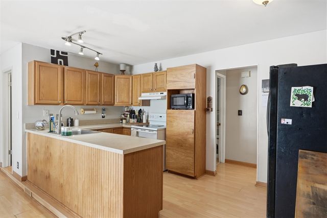 750 Southampton Court, Auburn Hills, MI 48326