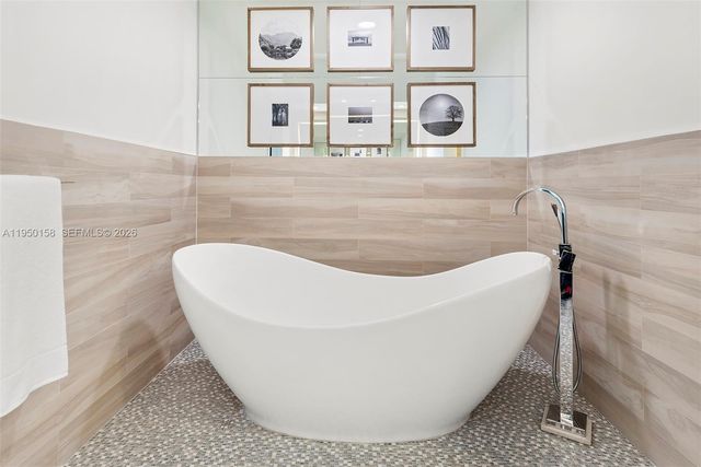 50 S Pointe Dr 2005, Miami Beach, FL 33139