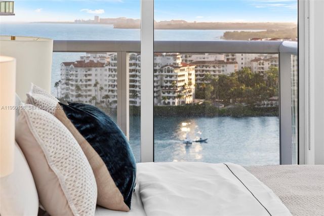 50 S Pointe Dr 2005, Miami Beach, FL 33139