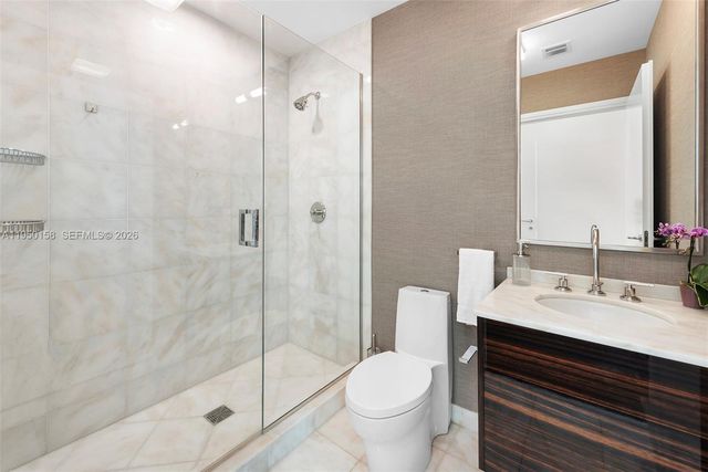 50 S Pointe Dr 2005, Miami Beach, FL 33139