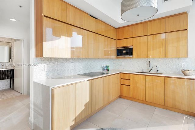 50 S Pointe Dr 2005, Miami Beach, FL 33139