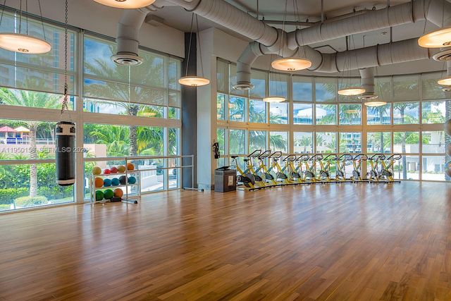 50 S Pointe Dr 2005, Miami Beach, FL 33139