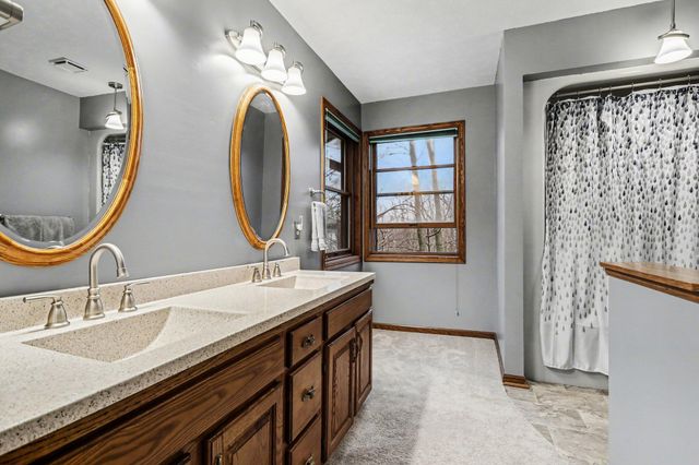 247 Deer Run Boulevard, Plainwell, MI 49080