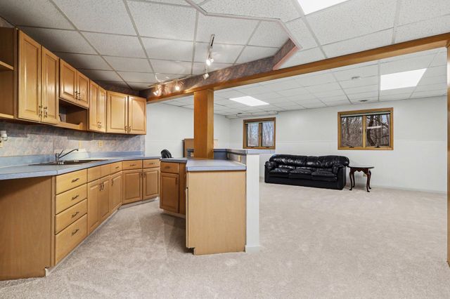 247 Deer Run Boulevard, Plainwell, MI 49080