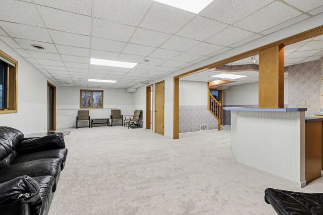 247 Deer Run Boulevard, Plainwell, MI 49080