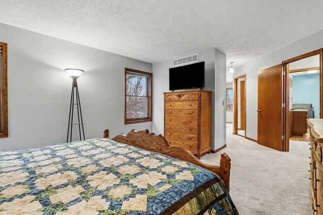 247 Deer Run Boulevard, Plainwell, MI 49080