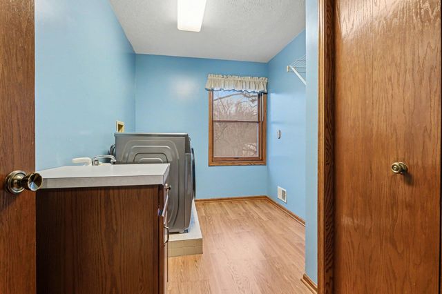 247 Deer Run Boulevard, Plainwell, MI 49080