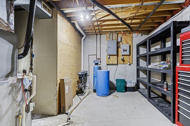 247 Deer Run Boulevard, Plainwell, MI 49080