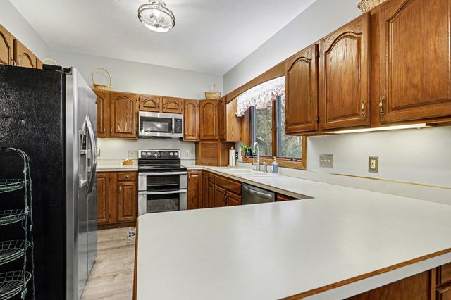 247 Deer Run Boulevard, Plainwell, MI 49080