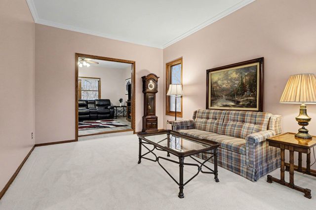 247 Deer Run Boulevard, Plainwell, MI 49080