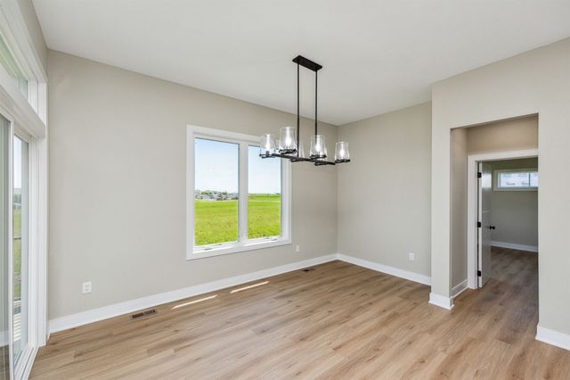 17322 North Valley Drive, Urbandale, IA 50323