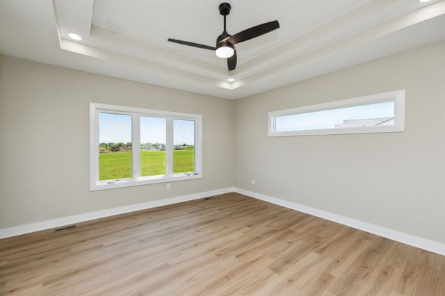 17322 North Valley Drive, Urbandale, IA 50323