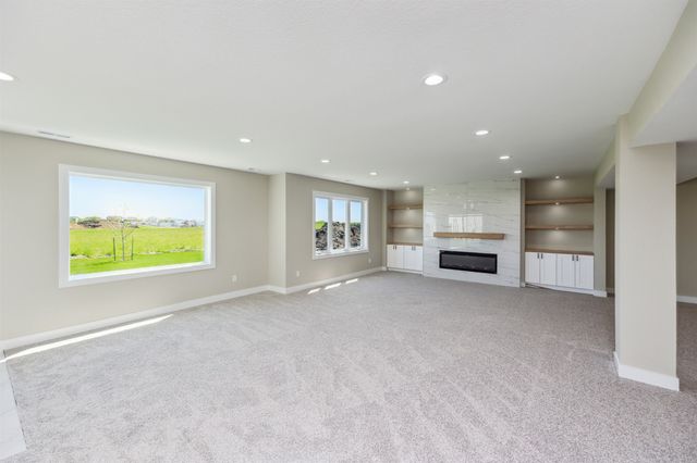 17322 North Valley Drive, Urbandale, IA 50323