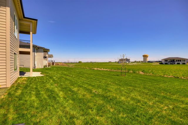 17322 North Valley Drive, Urbandale, IA 50323