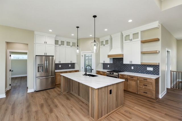 17322 North Valley Drive, Urbandale, IA 50323