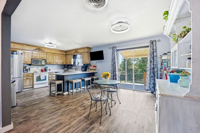 110 Encino Dr, Pueblo, CO 81005