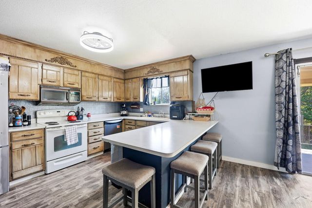 110 Encino Dr, Pueblo, CO 81005