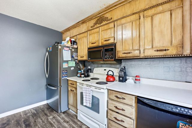 110 Encino Dr, Pueblo, CO 81005