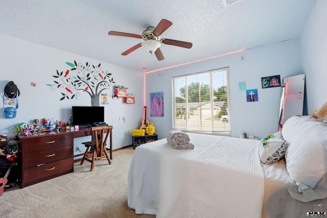 110 Encino Dr, Pueblo, CO 81005