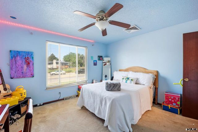 110 Encino Dr, Pueblo, CO 81005