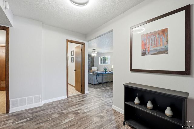 110 Encino Dr, Pueblo, CO 81005