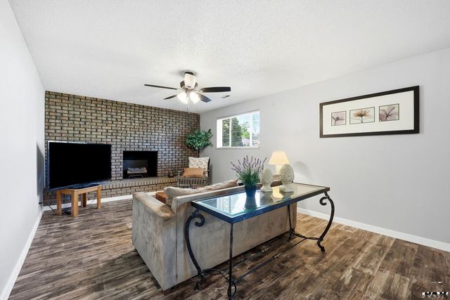 110 Encino Dr, Pueblo, CO 81005