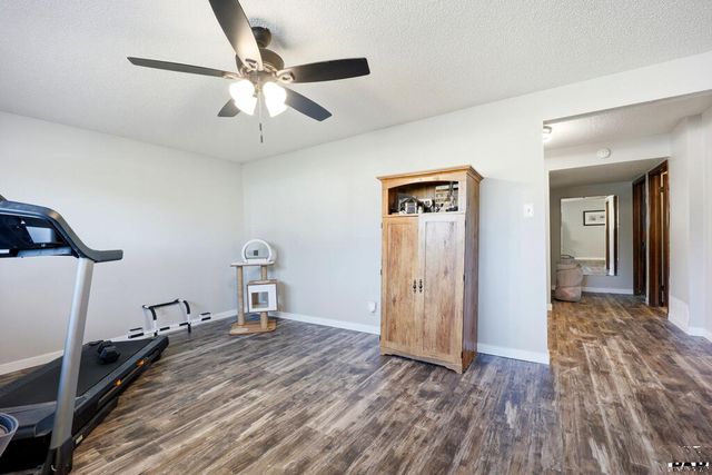 110 Encino Dr, Pueblo, CO 81005