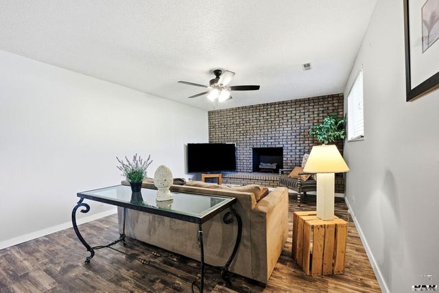 110 Encino Dr, Pueblo, CO 81005