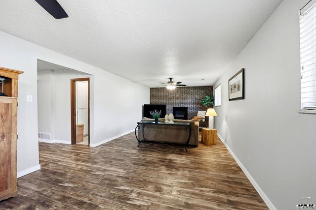 110 Encino Dr, Pueblo, CO 81005