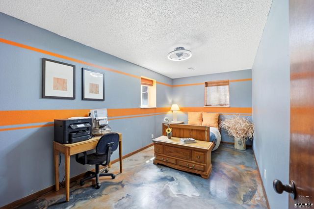 110 Encino Dr, Pueblo, CO 81005