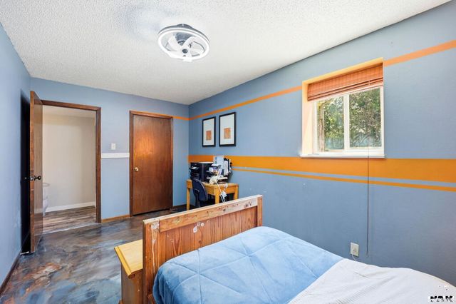 110 Encino Dr, Pueblo, CO 81005